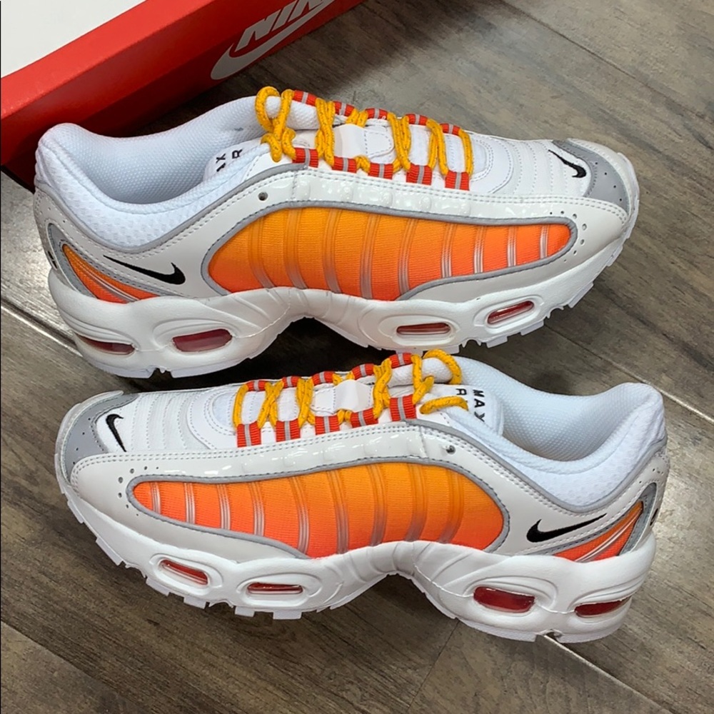 NIKE W AIR MAX TAILWIND IV NRG - Picture 5 of 16